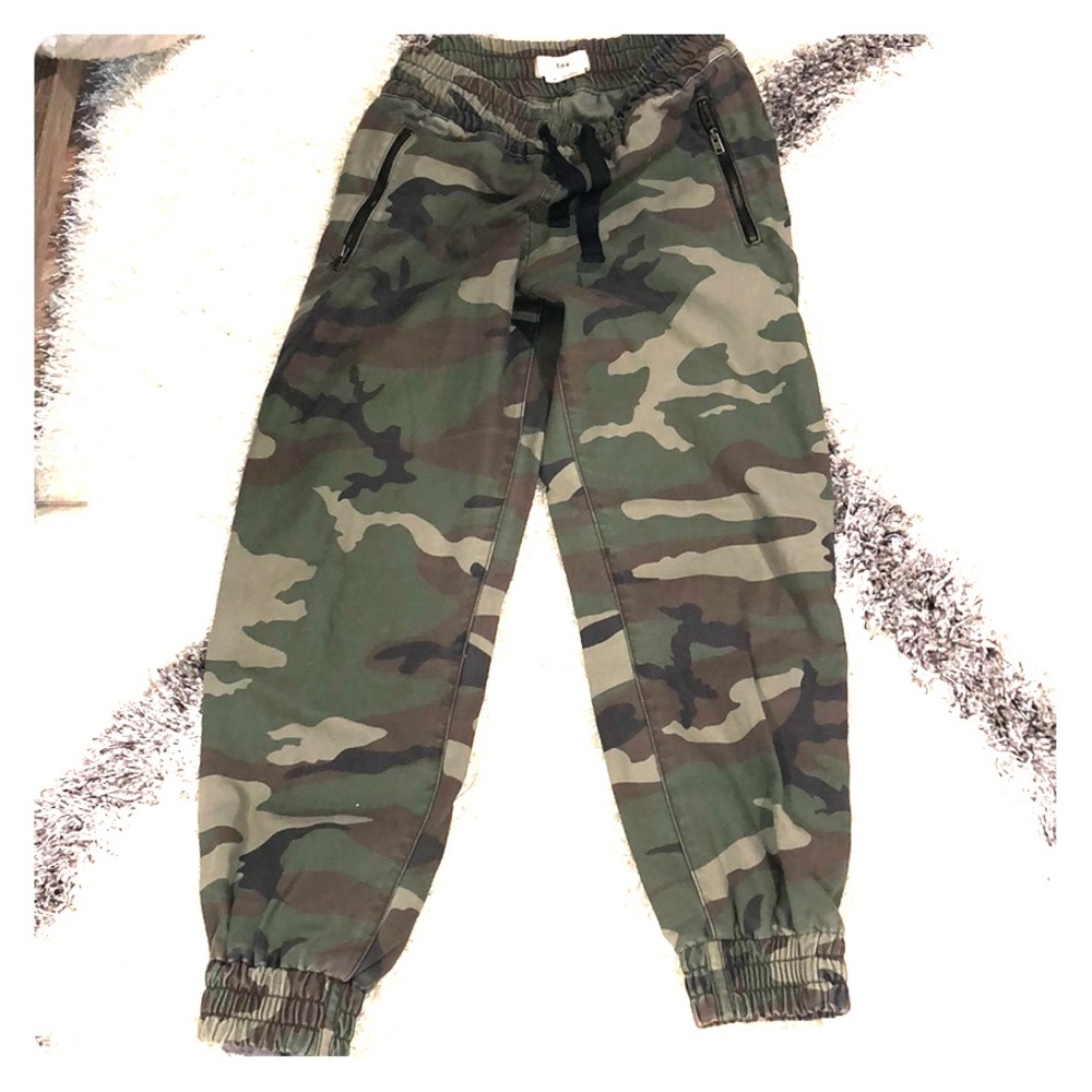 Camo aritzia xs pants